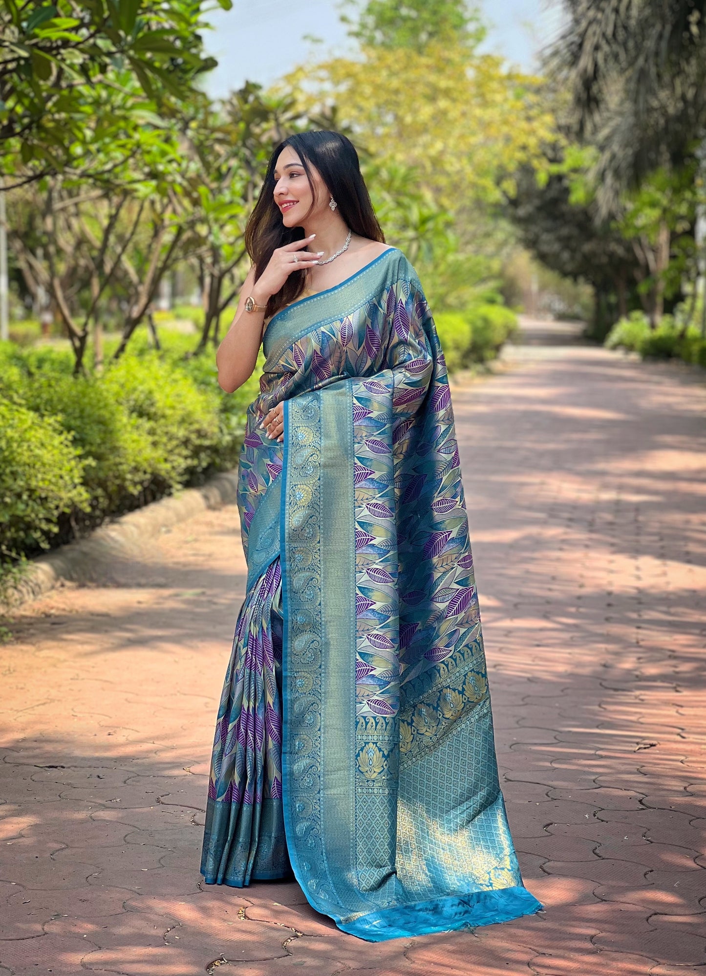 Ethnic Motif Zari Woven Banarasi Saree By WTW
