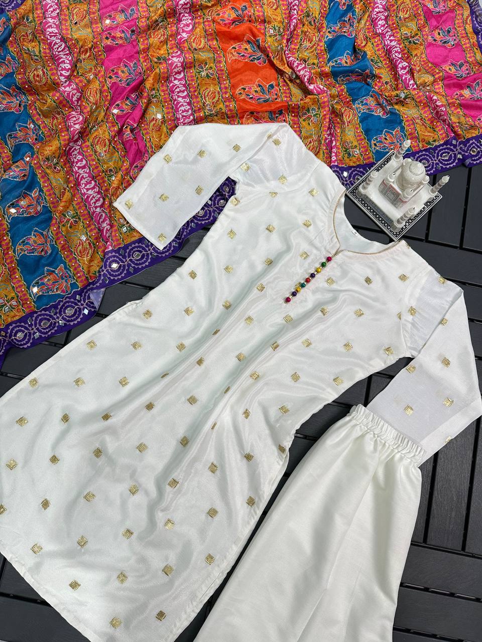 New Launching Festival Special Kurti With Dupatta & Pent By WTW