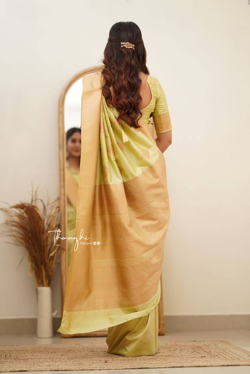 Banarasi Silk Saree With Leaf Woven Motifs By WTW