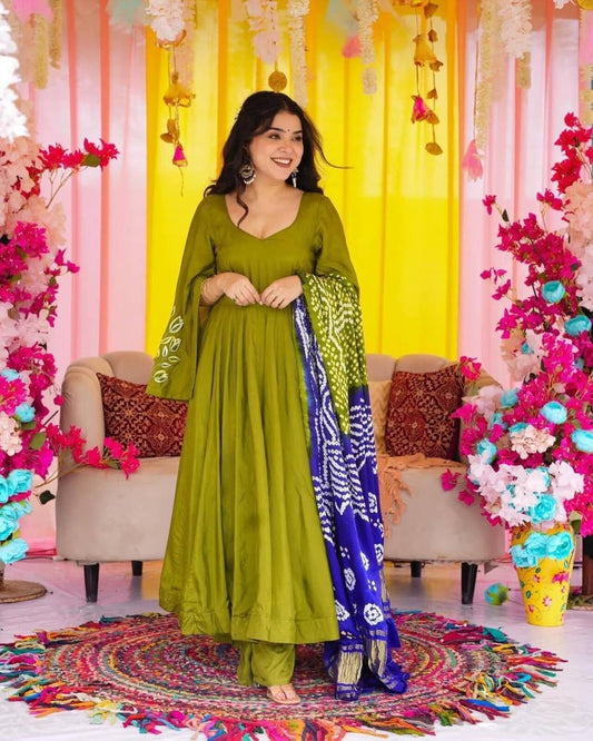Green Chinon Silk Anarkali Suit Set With Beautiful Bandhani Print Dupatta By WTW