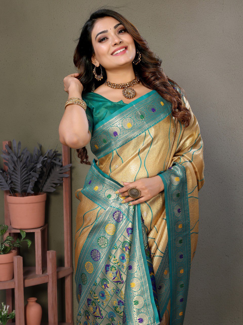 Cream Banarasi Silk Saree With Blouse Piece By WTW