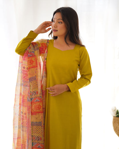 Green Solid Viscose Kurta Set By WTW