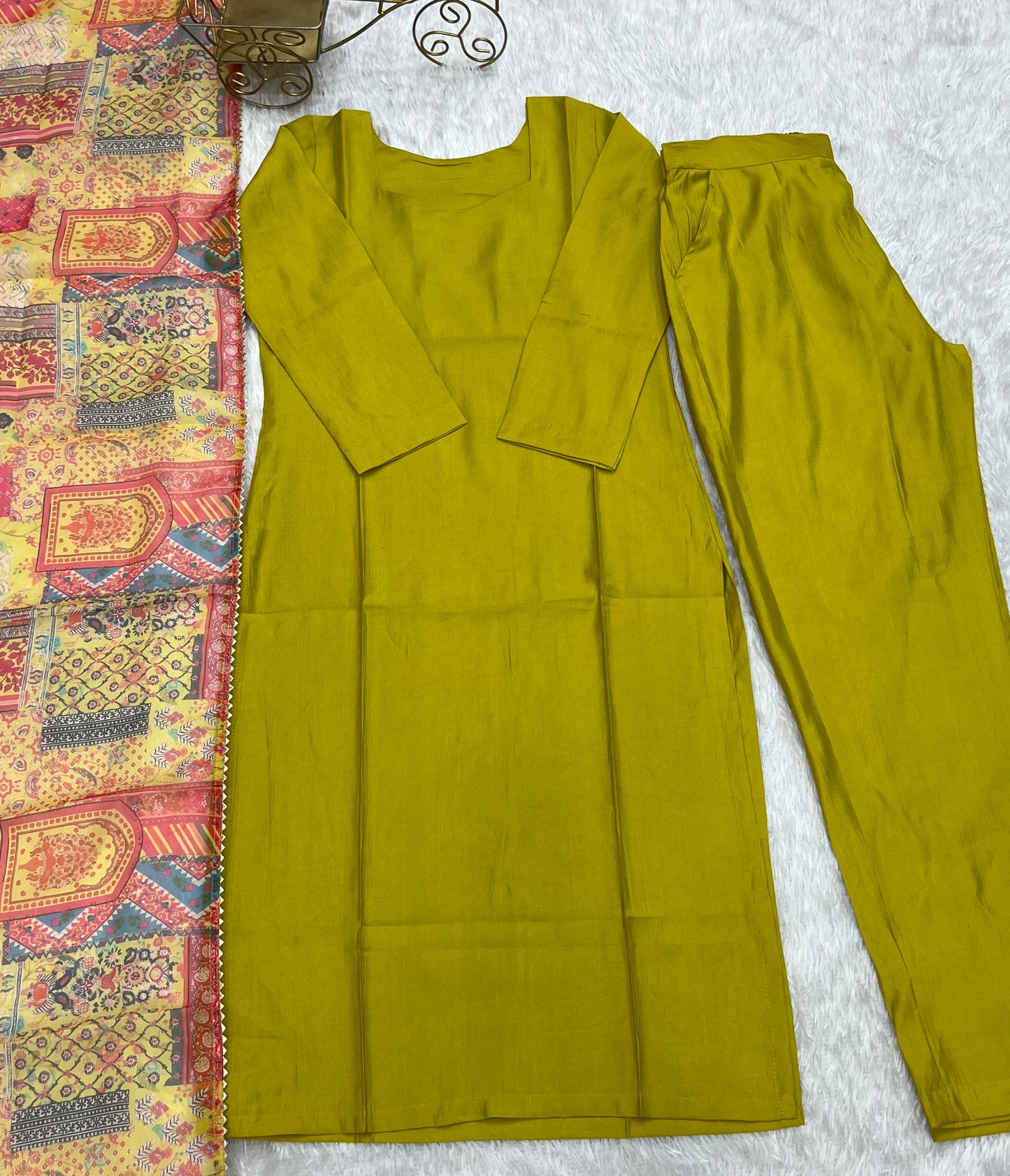 Green Solid Viscose Kurta Set By WTW