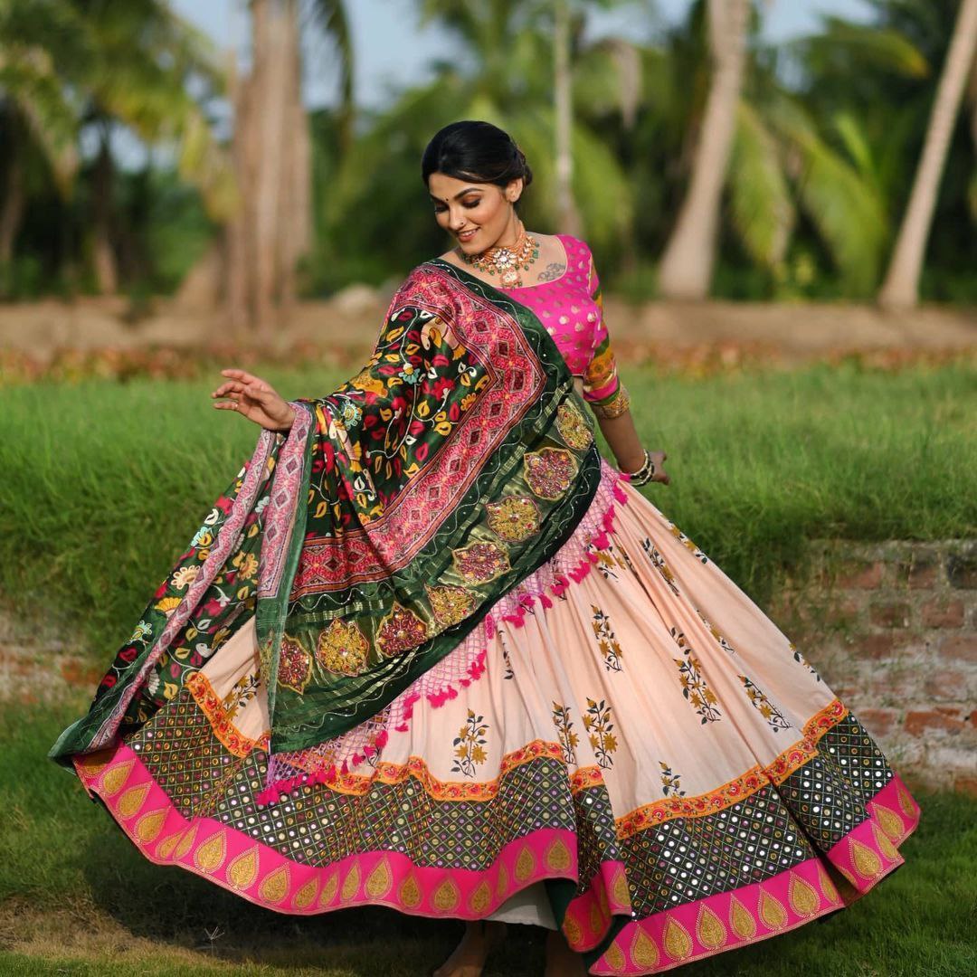 DM FASHION HUB New Fashion Soild Stylish Lehenga Choli.